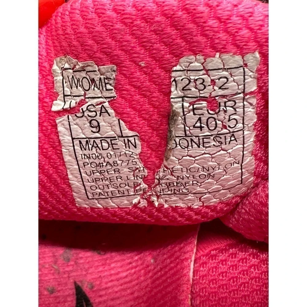 Saucony women’s grid